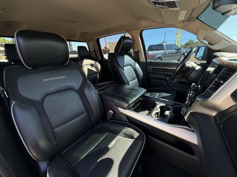 Used 2019 RAM 1500 Laramie AWD/4WD image 39