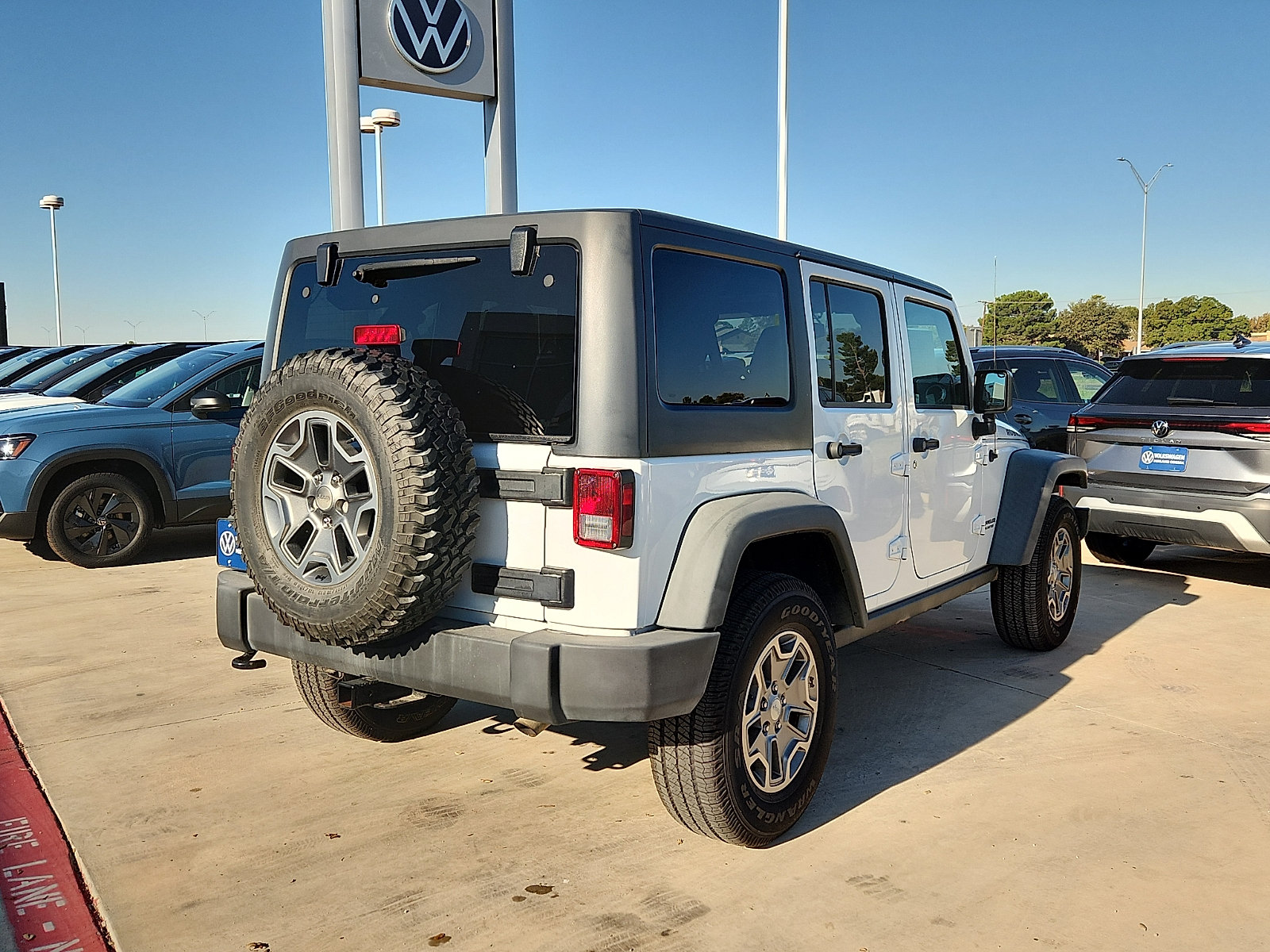 Used 2017 Jeep Wrangler Unlimited Rubicon AWD/4WD image 5