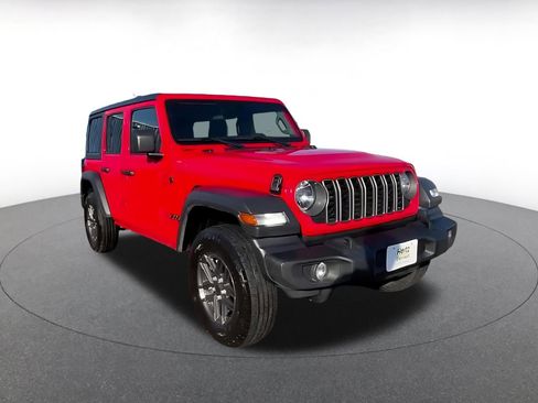 Used 2025 Jeep Wrangler Sport S image 3