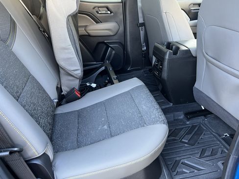 Used 2024 Chevrolet Colorado ZR2 w/ Technology Package AWD/4WD image 18