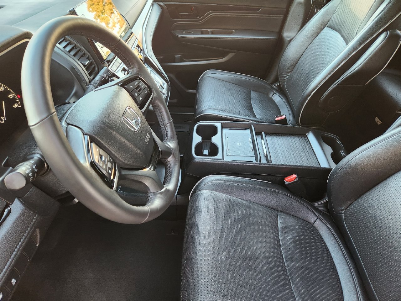 Used 2025 Honda Odyssey Elite image 12