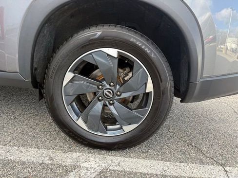 Certified 2024 Nissan Rogue SV image 12