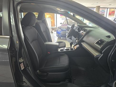 Used 2019 Subaru Outback 2.5i Premium image 14