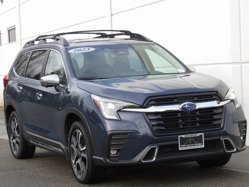 Used 2023 Subaru Ascent Touring w/ Popular Package #2A image 2