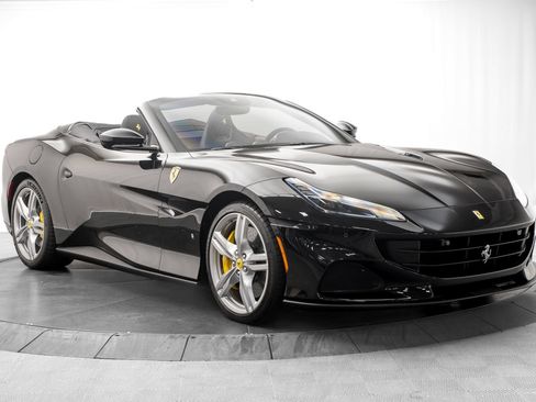 Used 2023 Ferrari Portofino M RWD image 17