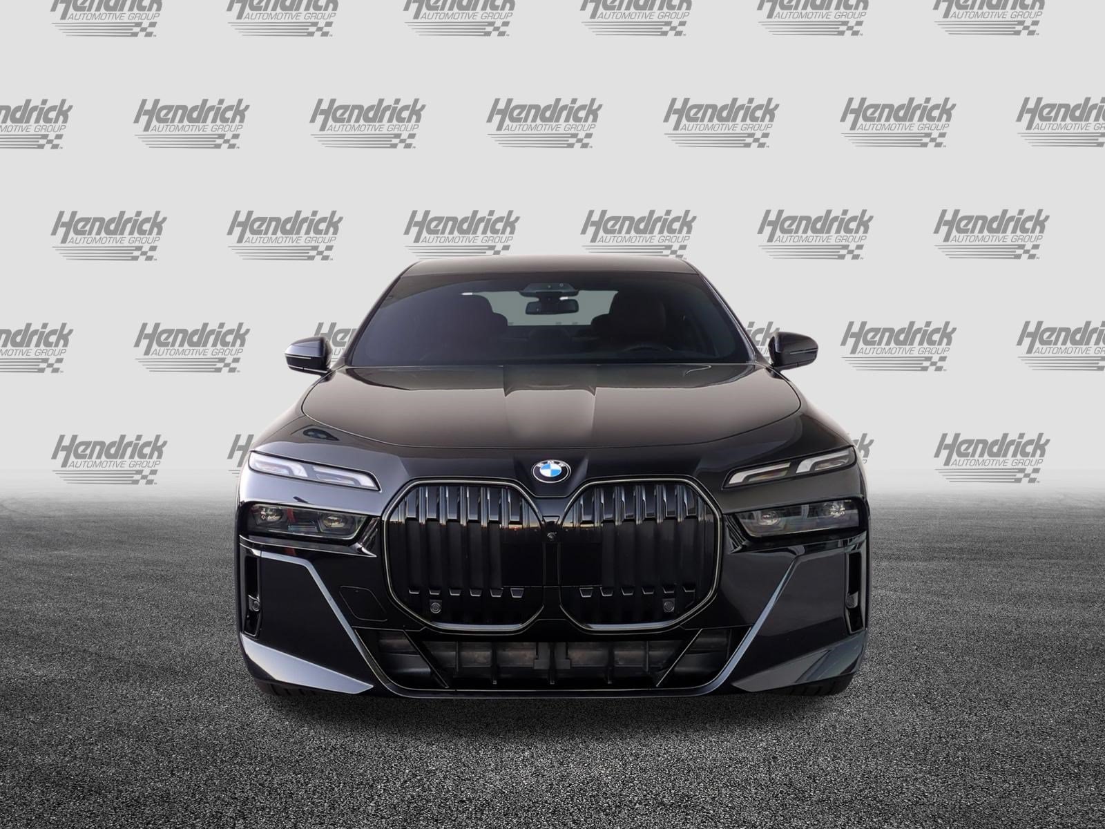Used 2025 BMW 740i xDrive AWD/4WD image 3