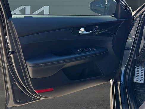 Used 2022 Kia Forte GT-Line w/ GT-Line Premium Package image 10