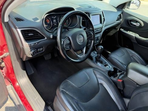 Used 2020 Jeep Cherokee Latitude Lux w/ Quick Order Package 26H Lux FWD image 13