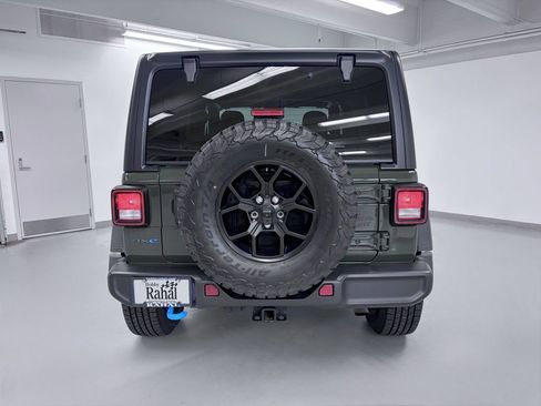 Used 2024 Jeep Wrangler Unlimited AWD/4WD image 5