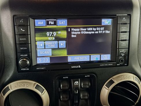 Used 2017 Jeep Wrangler 75th Anniversary image 17