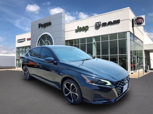 Used 2025 Nissan Altima 2.5 SR AWD/4WD image 1