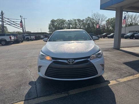 Used 2017 Toyota Camry LE image 10