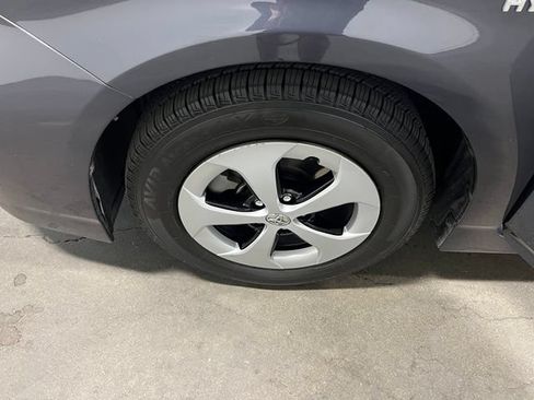 Used 2015 Toyota Prius Three FWD image 29