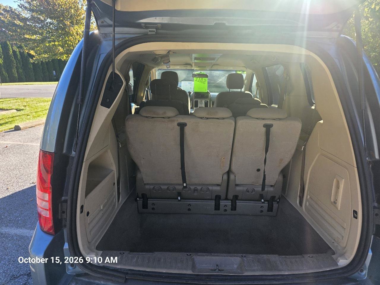 Used 2010 Chrysler Town & Country Touring FWD image 14