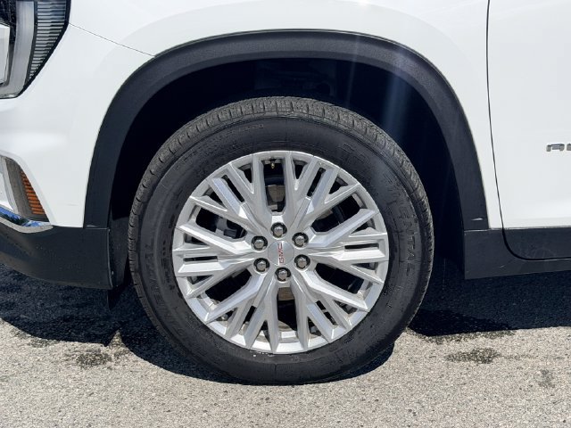 Used 2026 GMC Acadia Elevation w/ Elevation Premium Package FWD image 9