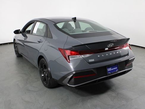 Used 2026 Hyundai Elantra Sport FWD image 4