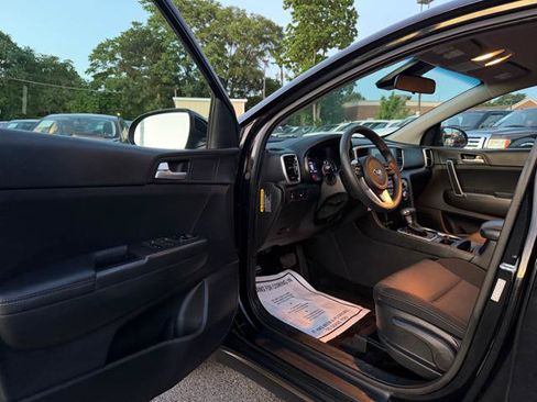 Used 2020 Kia Sportage LX FWD image 11