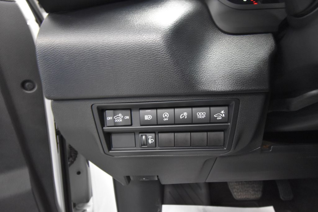 Used 2023 Toyota Tundra SR5 w/ SR5 Convenience Package AWD/4WD image 7