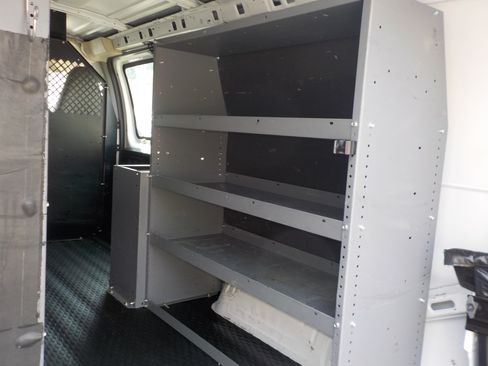 Used 2016 Chevrolet Express 2500 RWD image 20