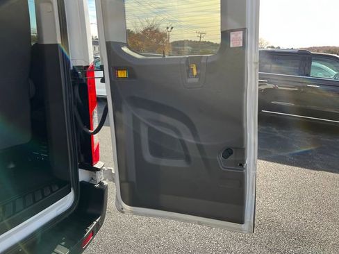 Used 2023 Ford Transit 350 XLT image 18