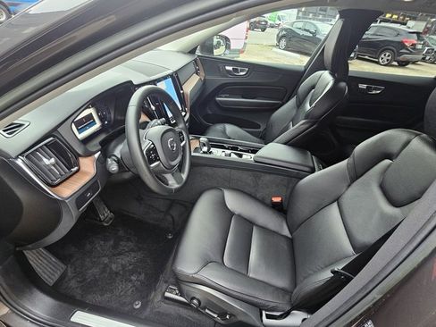 Certified 2023 Volvo XC60 B5 Plus w/ Climate Package image 17