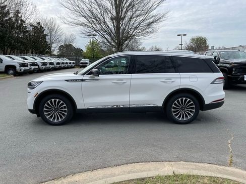 Used 2023 Lincoln Aviator Reserve image 4