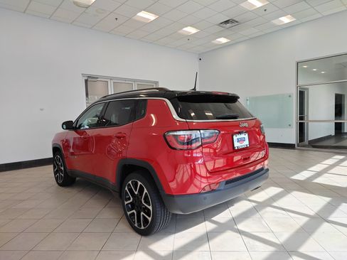 Used 2018 Jeep Compass Limited w/ Navigation Group FWD image 5
