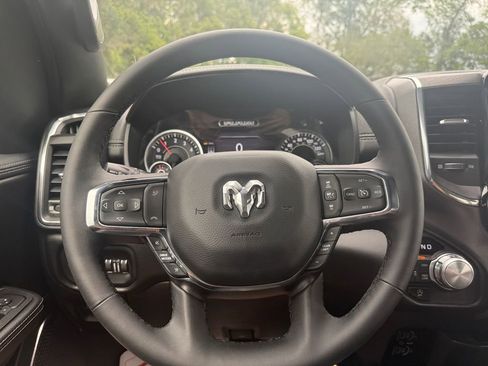 Used 2025 RAM 1500 Laramie AWD/4WD image 21