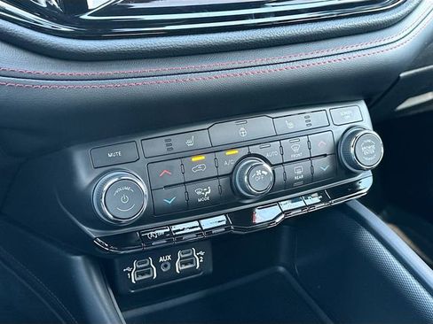 Used 2023 Dodge Durango GT image 15