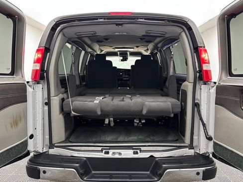 Used 2019 Chevrolet Express 2500 RWD image 12