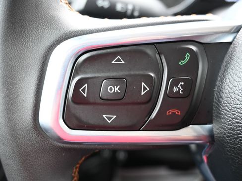 Used 2023 Jeep Gladiator Overland image 9