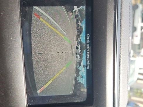 Used 2021 Jeep Cherokee Latitude Plus FWD image 21