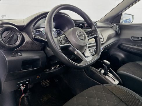 Used 2019 Nissan Kicks S FWD image 21