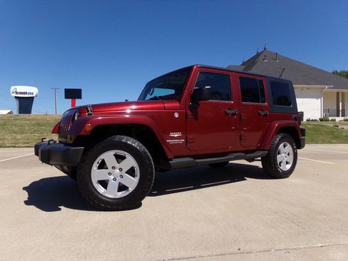 Used 2007 Jeep Wrangler Unlimited Sahara w/ Dual Top Group image 11