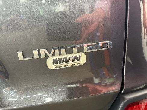 Used 2021 Jeep Cherokee Limited AWD/4WD image 28