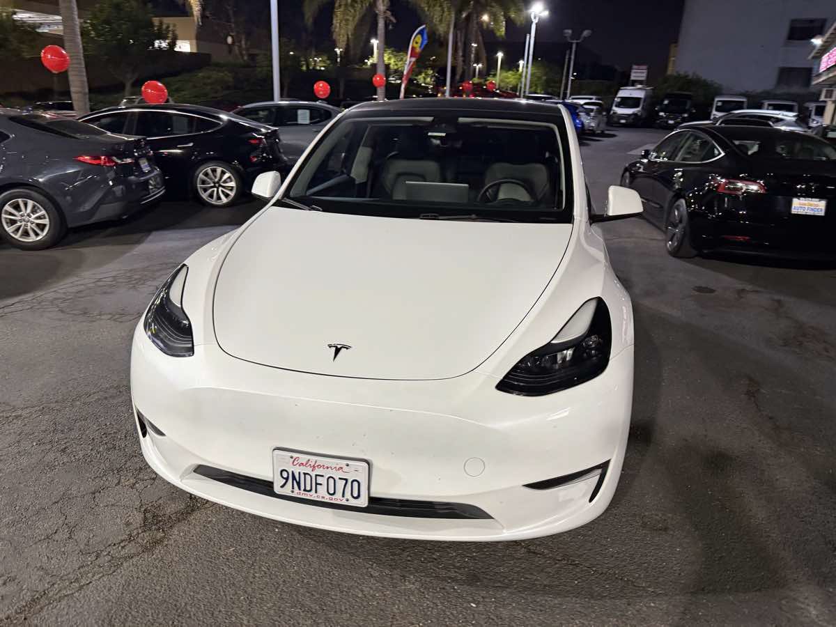 Used 2024 Tesla Model Y 2WD image 6