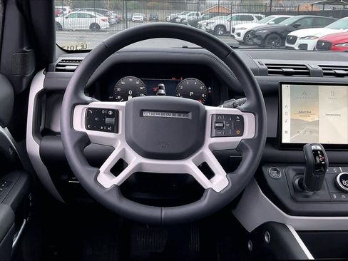 Used 2025 Land Rover Defender 110 S image 8