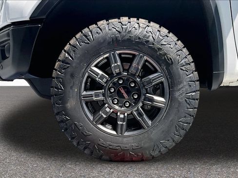 Used 2024 GMC Sierra 1500 AT4X AWD/4WD image 34