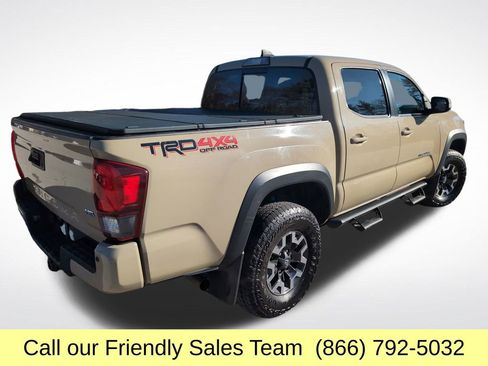 Used 2019 Toyota Tacoma TRD Off-Road image 6