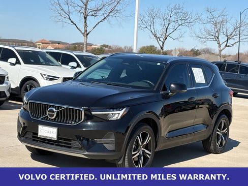 Certified 2025 Volvo XC40 B5 Core image 3