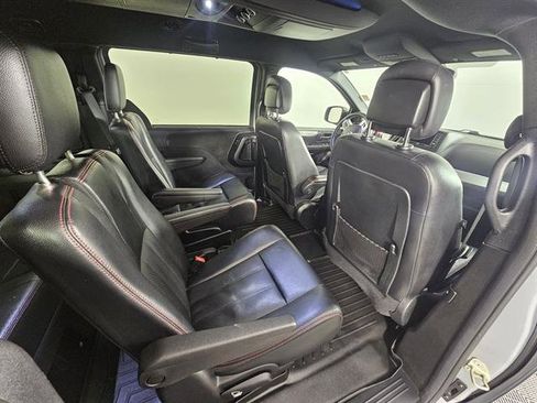 Used 2019 Dodge Grand Caravan GT image 19