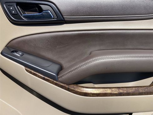 Used 2017 Chevrolet Tahoe LT w/ LT Signature Package image 31