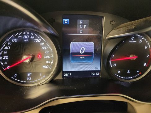 Used 2019 Mercedes-Benz GLC 300 4MATIC w/ Premium Package image 23