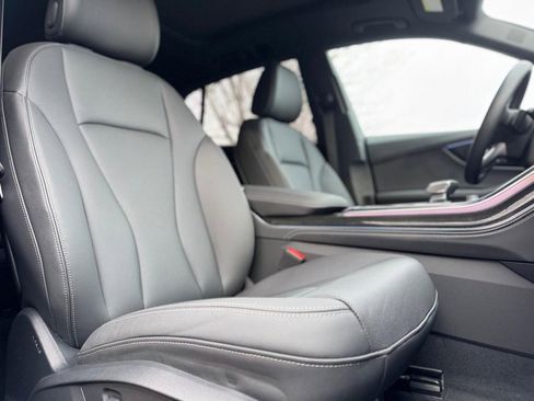 Used 2025 Audi Q8 Premium Plus image 21