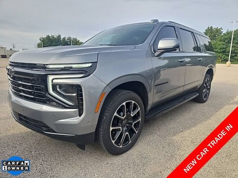 Used 2026 Chevrolet Suburban RST w/ Comfort Package AWD/4WD image 1