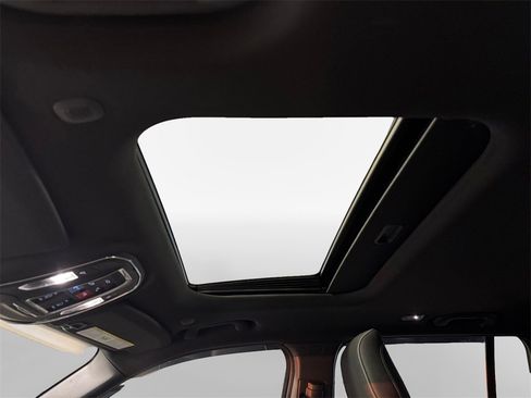 Used 2025 Jeep Grand Cherokee Laredo w/ Luxury Tech Group I image 20