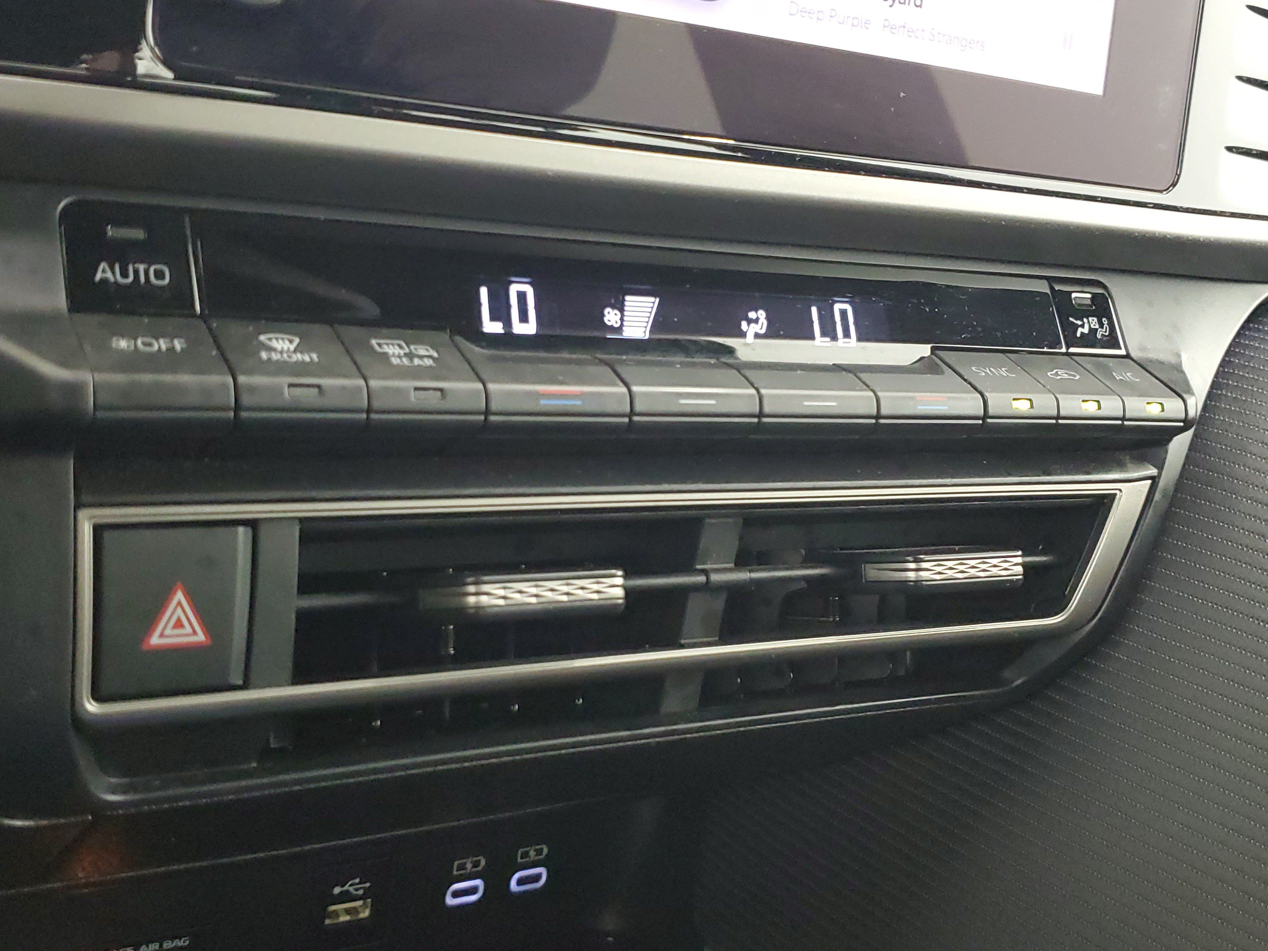 Used 2025 Toyota Camry SE FWD image 24