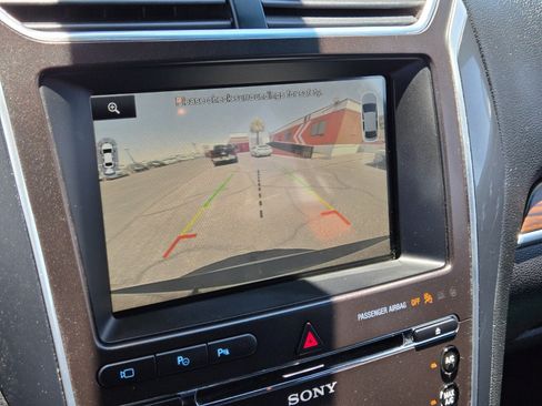 Used 2016 Ford Explorer Limited w/ Equipment Group 301A FWD image 21