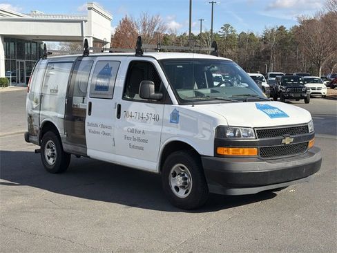 Used 2018 Chevrolet Express 2500 w/ Driver Convenience Package image 6