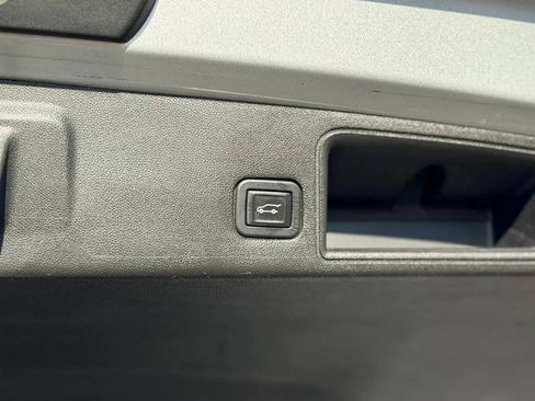 Used 2020 GMC Terrain SLT w/ Preferred Package AWD/4WD image 29